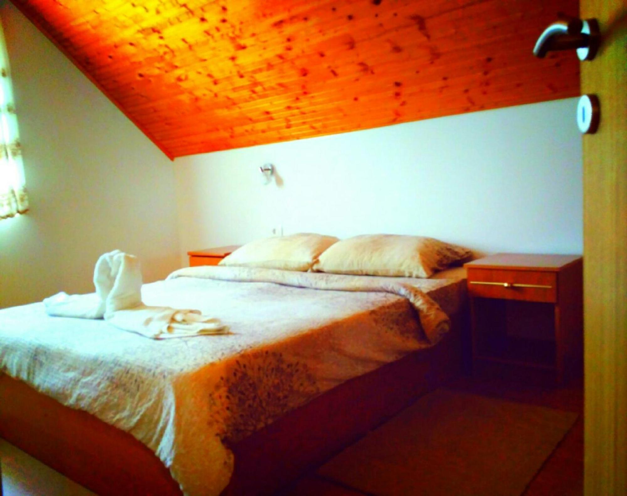 Guest House First Stop Rakovica Eksteriør billede