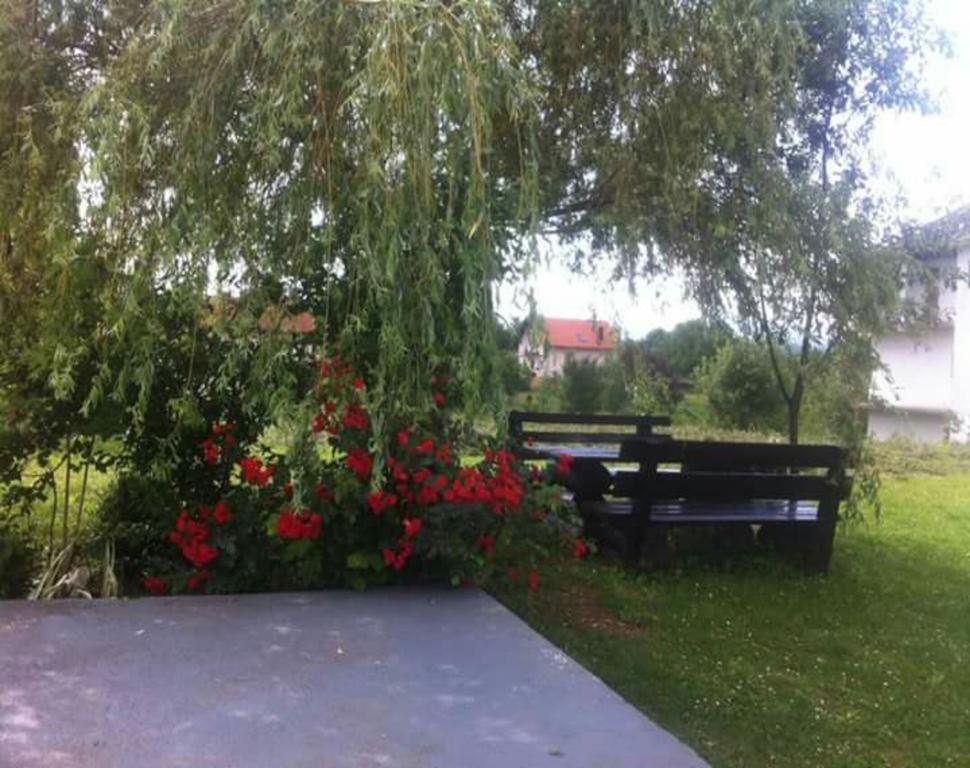 Guest House First Stop Rakovica Eksteriør billede