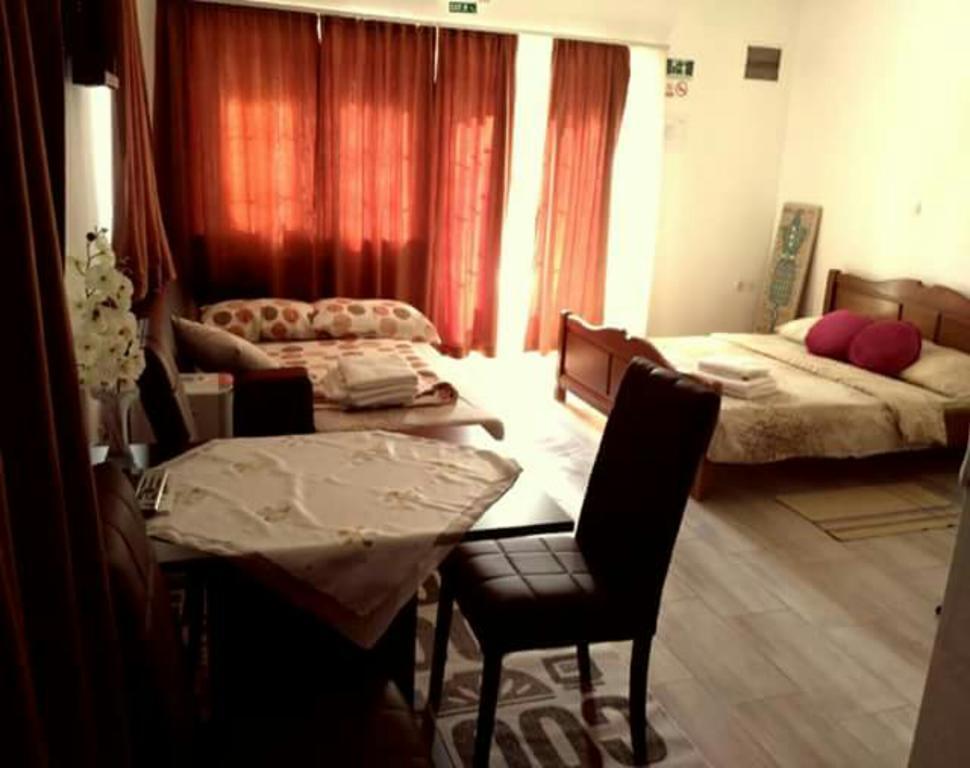 Guest House First Stop Rakovica Eksteriør billede