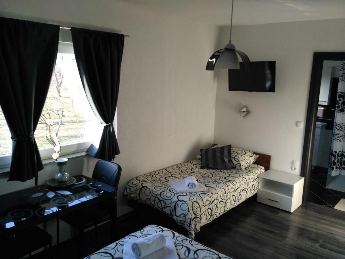Guest House First Stop Rakovica Eksteriør billede