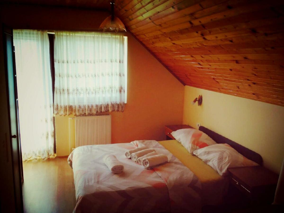 Guest House First Stop Rakovica Eksteriør billede