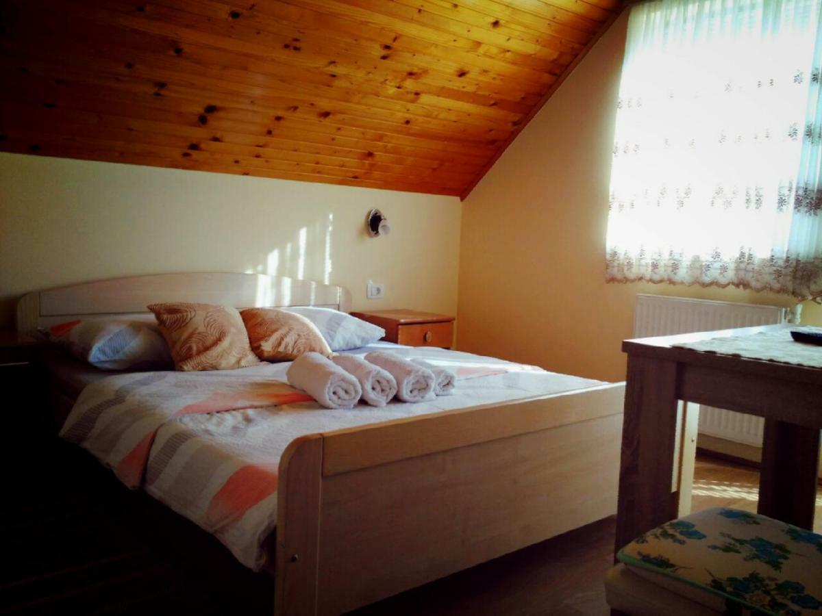 Guest House First Stop Rakovica Eksteriør billede