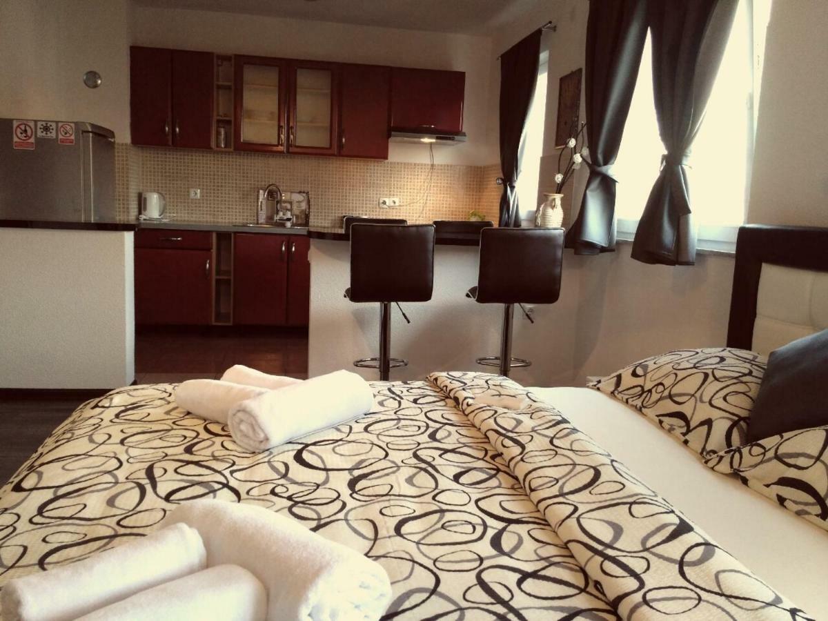 Guest House First Stop Rakovica Eksteriør billede