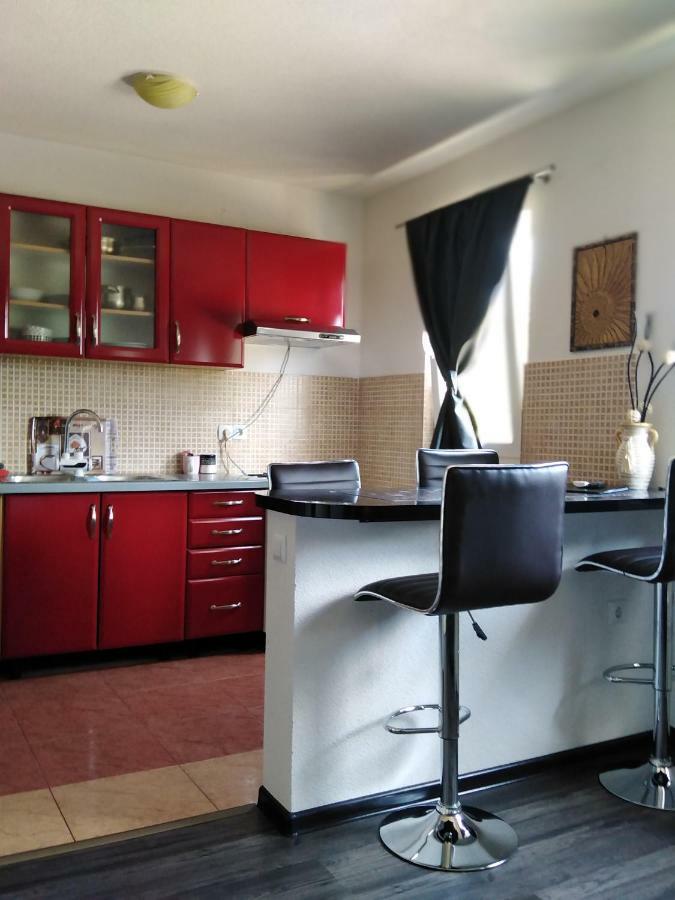 Guest House First Stop Rakovica Eksteriør billede