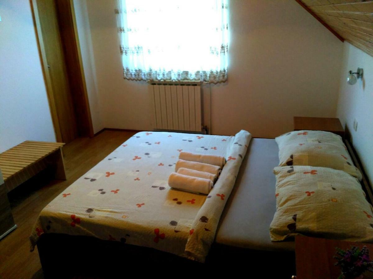 Guest House First Stop Rakovica Eksteriør billede