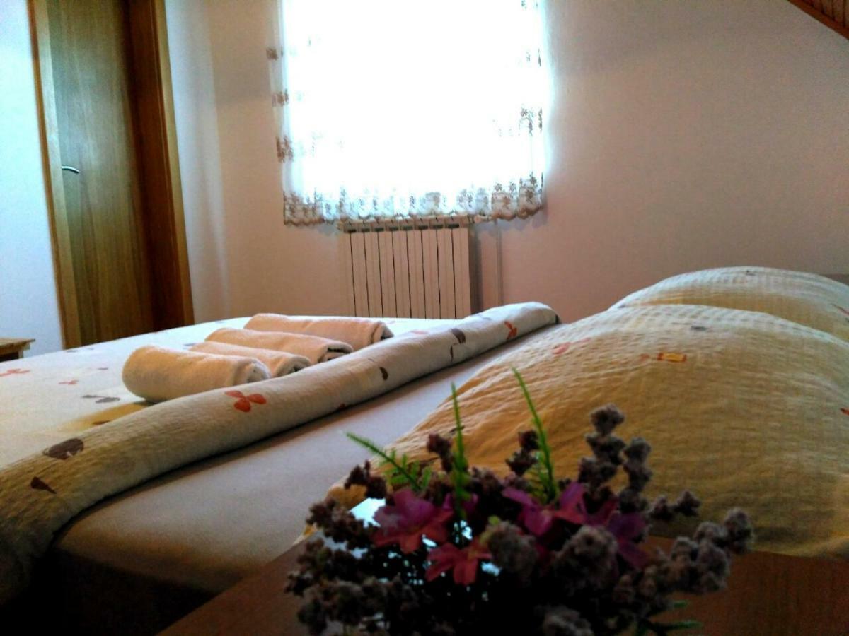 Guest House First Stop Rakovica Eksteriør billede