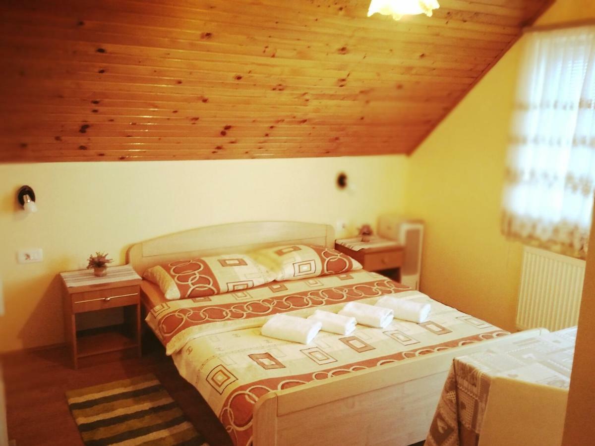 Guest House First Stop Rakovica Eksteriør billede